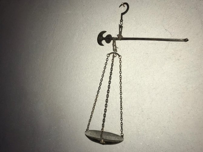 Biriktirdiği Antikalarla Evinin Çatı Katını Adeta Müzeye Çevirdi