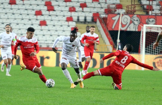 Ft Antalyaspor: 0 - Atakaş Hatayspor: 5 (İlk Yarı)