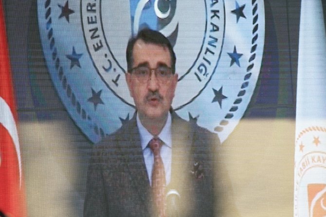 Enerji Bakanı Dönmez: "Kökü Dışarıda Kendi İçeride Olan Yapılar Bize Akıl Vermeye Kalkmasın"