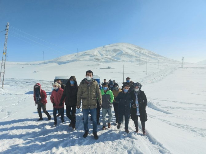 Çaldıran’da Kayak Sezonu Açıldı