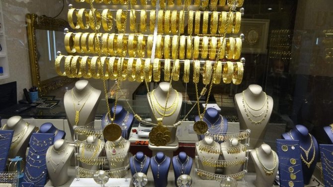 Kuyumcular Hem Altın Fiyatlarındaki Yükseliş Hem De Pandemi Nedeniyle Düğünlerin Ertelenmesi Nedeniyle 2020 Yılını Kötü Geçirdi