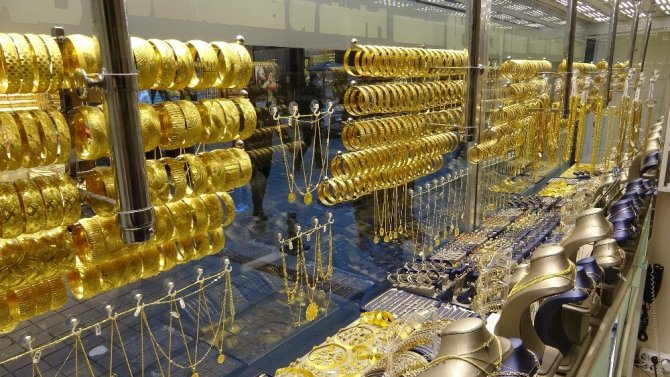 Kuyumcular Hem Altın Fiyatlarındaki Yükseliş Hem De Pandemi Nedeniyle Düğünlerin Ertelenmesi Nedeniyle 2020 Yılını Kötü Geçirdi