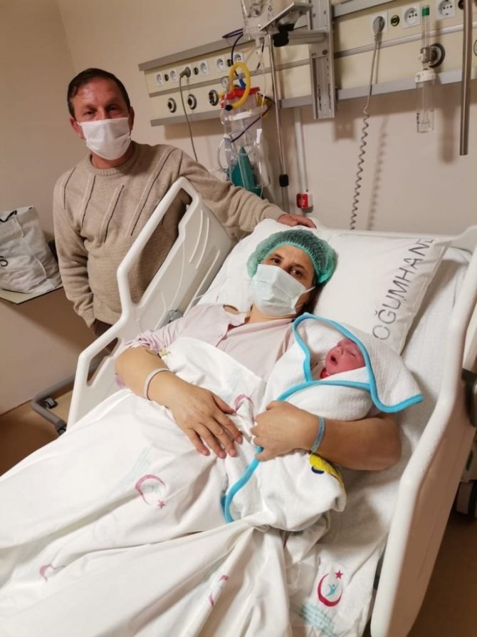 Giresun’da Yılın İlk Bebeği Dünyaya Geldi