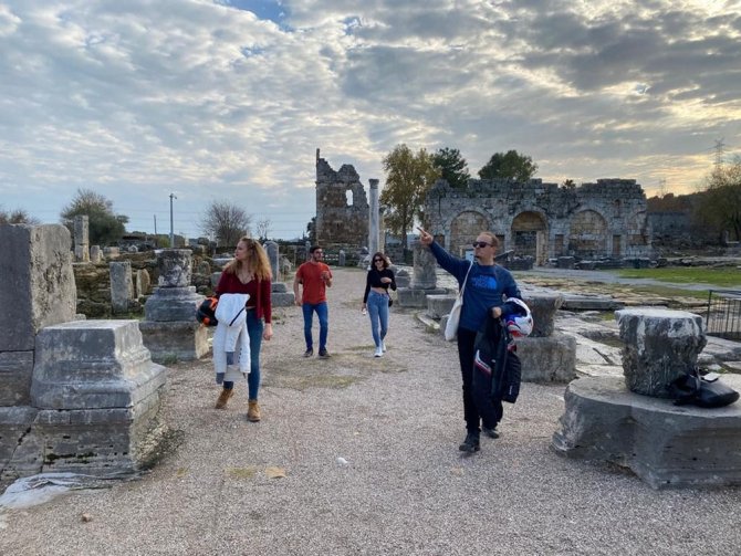 Perge Antik Kenti 2020 Yılında Sessiz Kaldı
