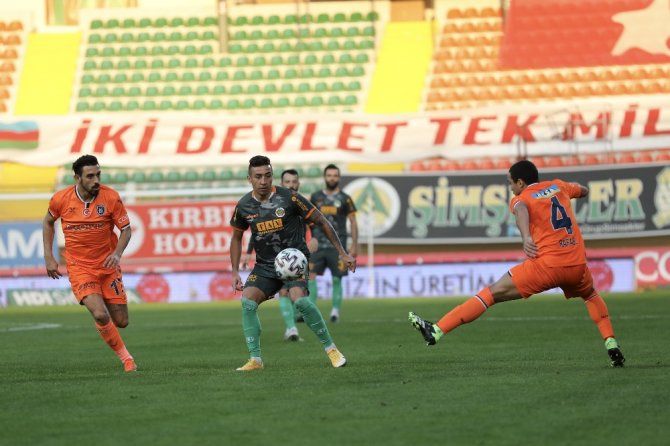 Süper Lig: Aytemiz Alanyaspor: 3 - Medipol Başakşehir: 0 (Maç Sonucu)