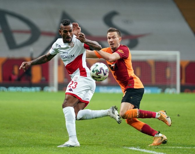 Süper Lig: Galatasaray: 0 - Antalyaspor: 0 (Maç Sonucu)