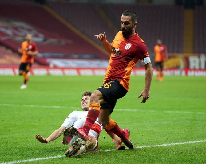 Marcao Ve Arda Turan, Cezalı Duruma Düştü