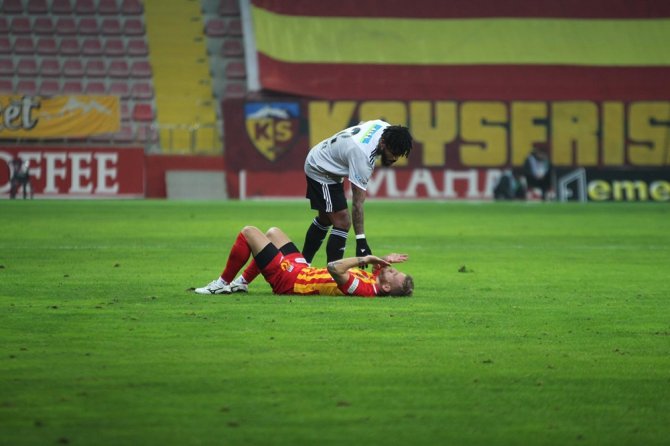 Süper Lig: Kayserispor: 0 - Beşiktaş: 0 (İlk Yarı)