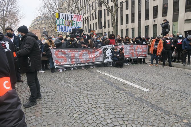 Paris’te Polis Şiddeti Karşıtı Protesto