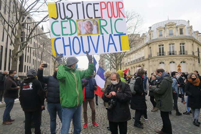 Paris’te Polis Şiddeti Karşıtı Protesto