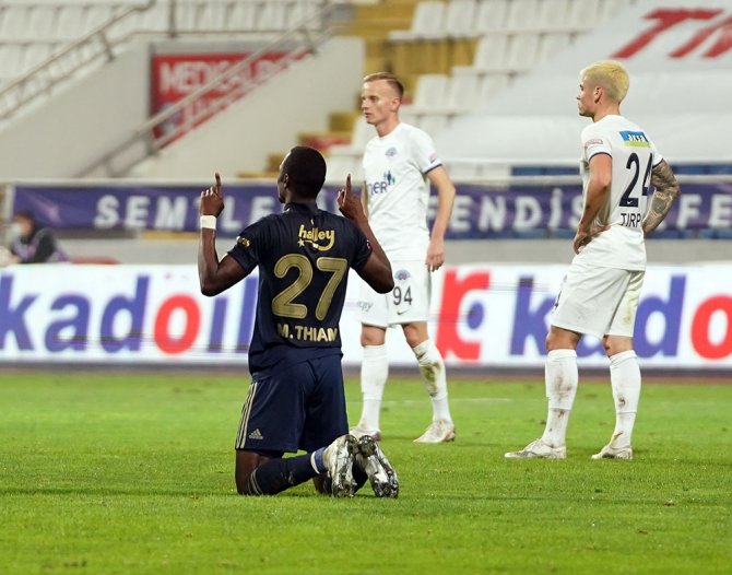 Süper Lig: Kasımpaşa: 0 - Fenerbahçe: 2 (İlk Yarı)