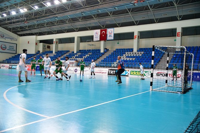 Liderin Bileği Bükülmüyor