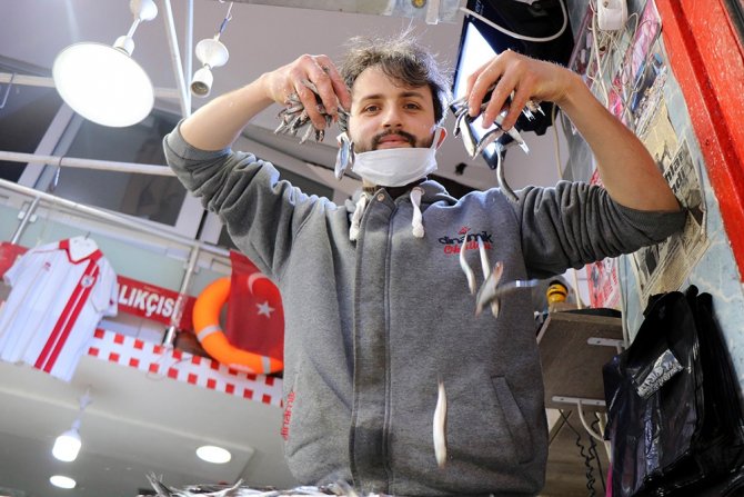 Hamsinin Fiyatı 25 Tl’den 15 Tl’ye Düştü