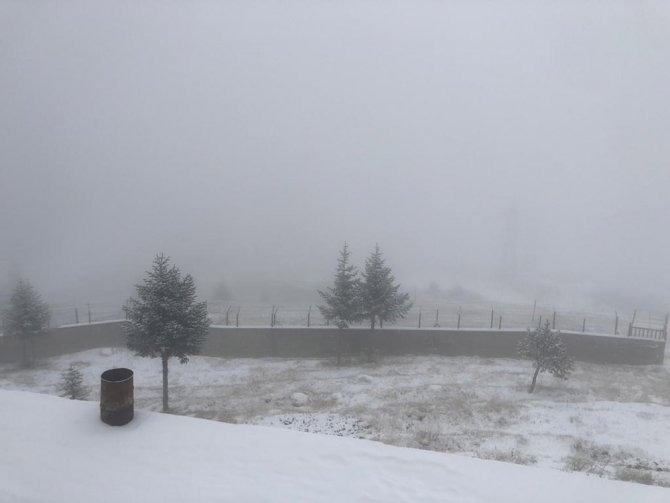 Ilgaz Dağı’nda Beklenen Kar Yağışı Başladı