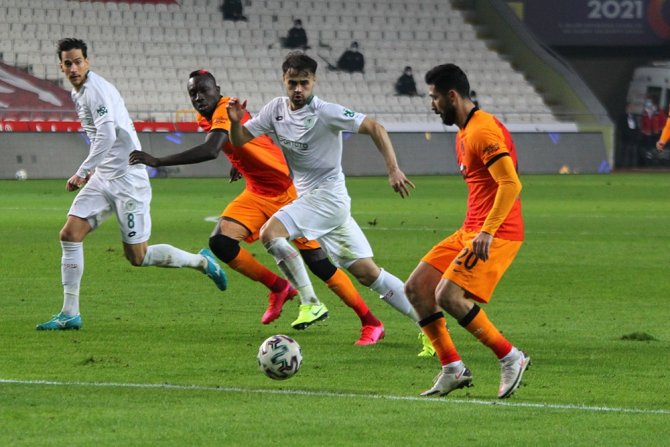 Konyaspor: 1 - Galatasaray: 1 (İlk Yarı)