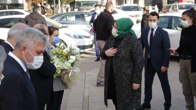 Bakan Zehra Selçuk Trabzon’da