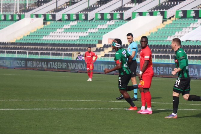 Denizlispor: 0 - Hk Kayserispor: 1 (Maç Devam Ediyor)