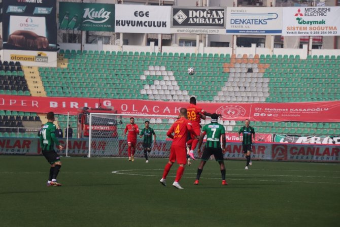 Denizlispor: 0 - Hk Kayserispor: 1 (Maç Devam Ediyor)