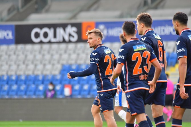 Süper Lig: Medipol Başakşehir: 1 - Bb Erzurumspor: 0 (İlk Yarı)