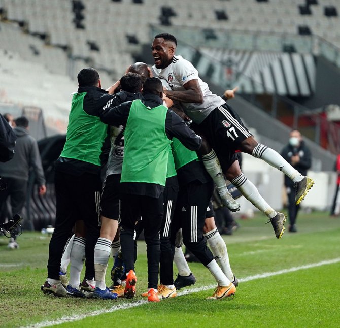 Rizespor’a 4 Gol Atan Larin, Krallıkta Zirveye Çıktı
