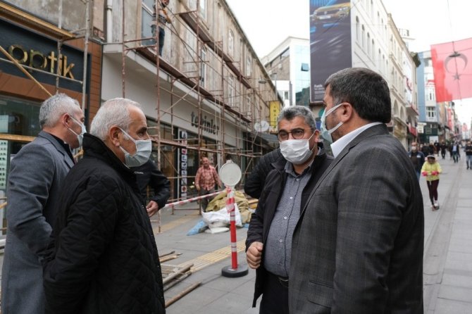 Giresun’da Cephe Giydirme Ve Sokak Sağlıklaştırma Çalışmaları Başladı