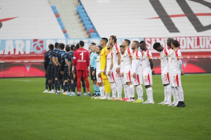 Süper Lig: Trabzonspor: 1 - Göztepe: 0 (Maç Sonucu)