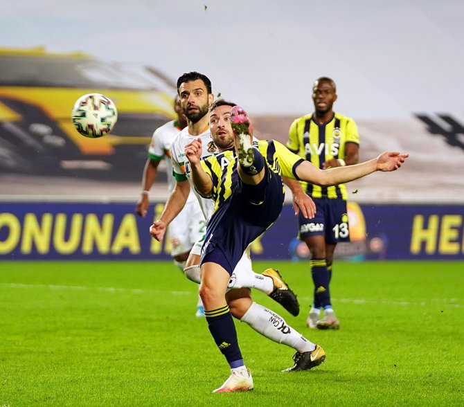 Fenerbahçe, Sahasında Alanyaspor’u 2-1 Mağlup Etti