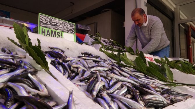 Yasak Öncesi Son Hamsiler Tezgahlarda