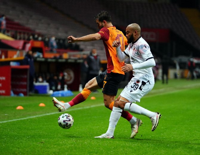 Süper Lig: Galatasaray: 4 - Gençlerbirliği: 0 (İlk Yarı)