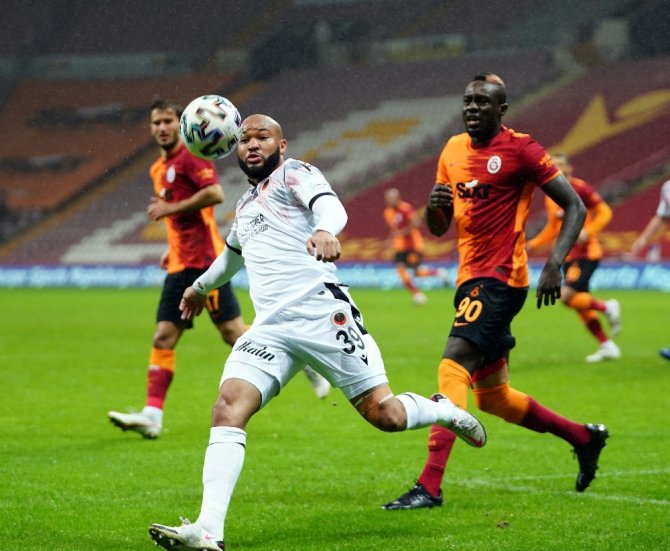 Süper Lig: Galatasaray: 4 - Gençlerbirliği: 0 (İlk Yarı)