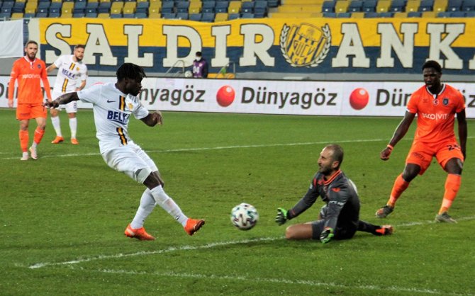 Süper Lig: Mke Ankaragücü: 1 - Medipol Başakşehir: 2 (Maç Sonucu)