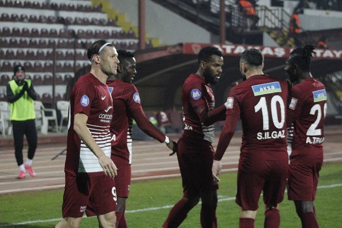 Süper Lig: A. Hatayspor: 2 - Beşiktaş: 2 (İlk Yarı)