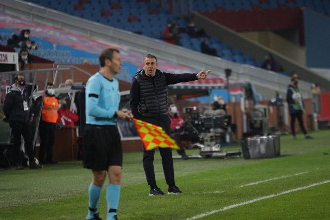 Süper Lig’de 18 Haftada 14 Hocayla Yollar Ayrıldı