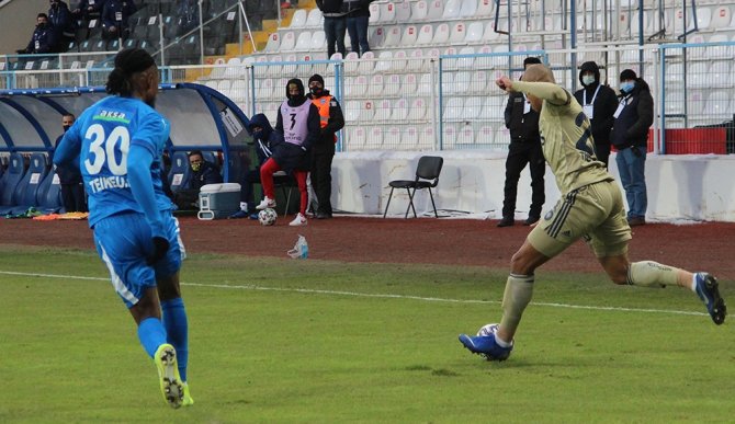 Bb Erzurumspor: 0 - Fenerbahçe: 1 (İlk Yarı)