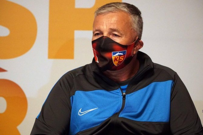 Dan Petrescu: "Amacımız Maçlar Kazanarak Kulübü Üst Sıralara Çıkarmak"