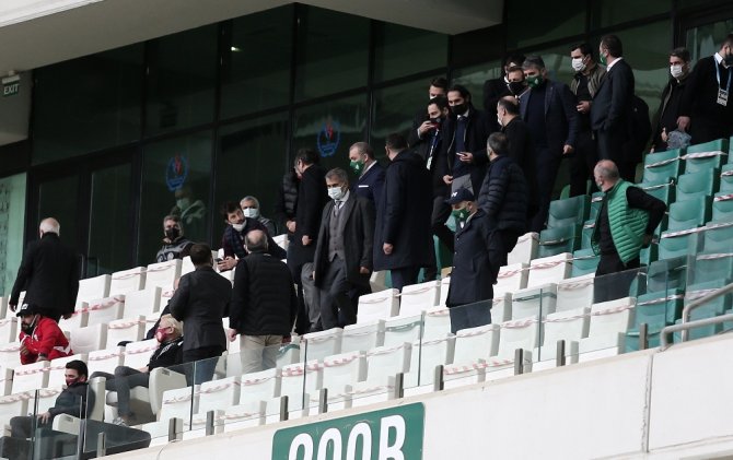 Nihat Özdemir Bursa’da Tribünde