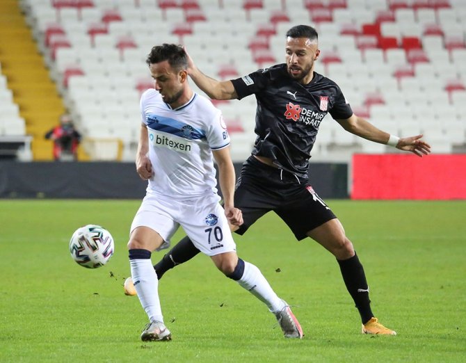 Ziraat Türkiye Kupası: D.g. Sivasspor: 1 - Adana Demirspor: 1 (İlk Yarı)