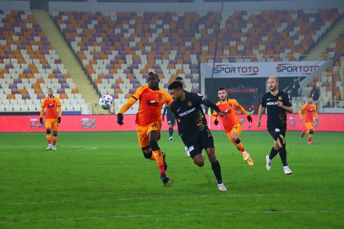 Ziraat Türkiye Kupası: Yeni Malatyaspor: 0 - Galatasaray: 0 (İlk Yarı)