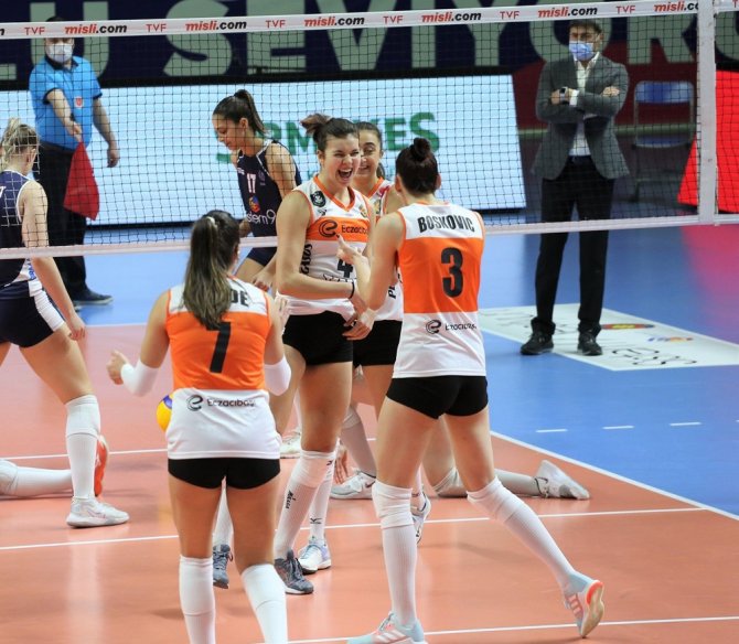 Misli.com Sultanlar Ligi: Sistem9 Yeşilyurt: 0 - Eczacıbaşı Vitra: 3