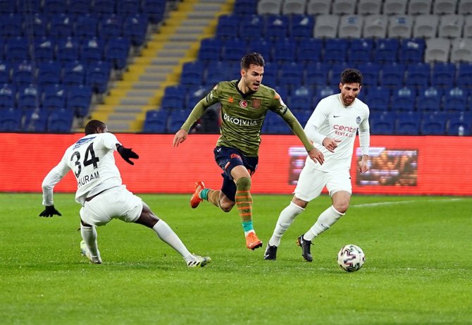 Medipol Başakşehir, Konuk Olduğu Tuzlaspor’u 5-1 Mağlup Ederek Adını Çeyrek Finale Yazdırdı