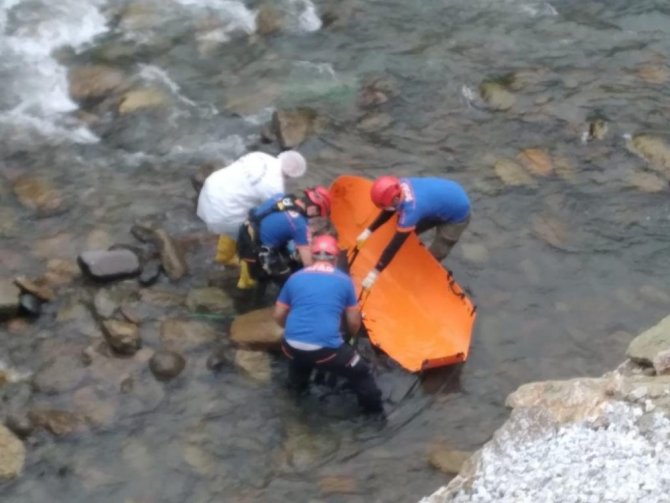 Afad Ekipleri Trabzon’da İhtiyaç Duyuldukları Her Yere Koştu