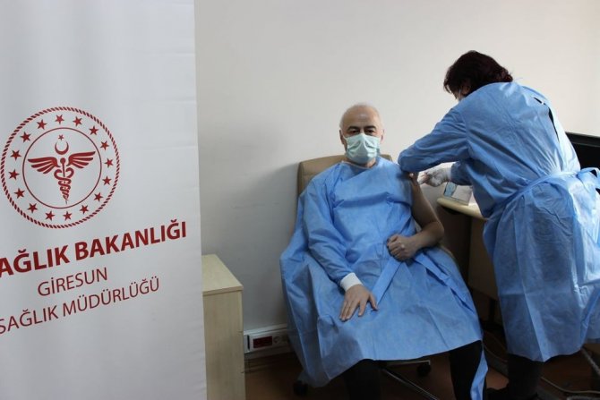 Giresun’da Korona Virüs Aşısı Sağlık Çalışanlarına Uygulanmaya Başlandı