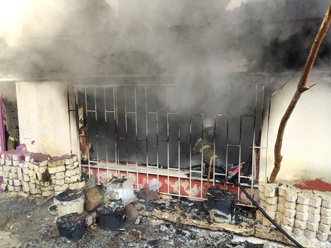 Aliybeyköy’de Yangın Paniği: Biri Bebek 2 Kişi Dumandan Etkilendi