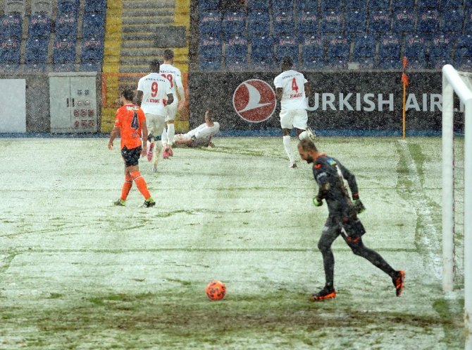 Süper Lig: Medipol Başakşehir: 1 - Dg Sivasspor: 1 (Maç Sonucu)