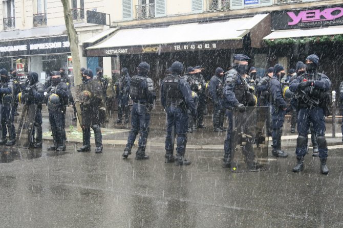 Fransa’da “Küresel Güvenlik” Yasası Protestoları Devam Ediyor