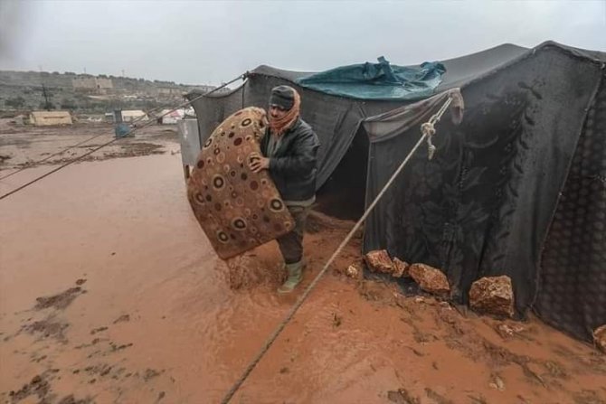 İdlib’de Mülteci Çadırları Sular Altında Kaldı