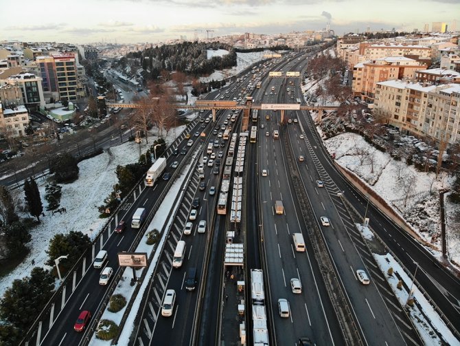 İstanbul’daki Trafik Yoğunluğu Havadan Görüntülendi