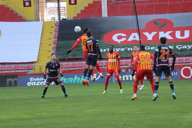 Süper Lig: Kayserispor: 2 - Medipol Başakşehir: 0 (Maç Sonucu)