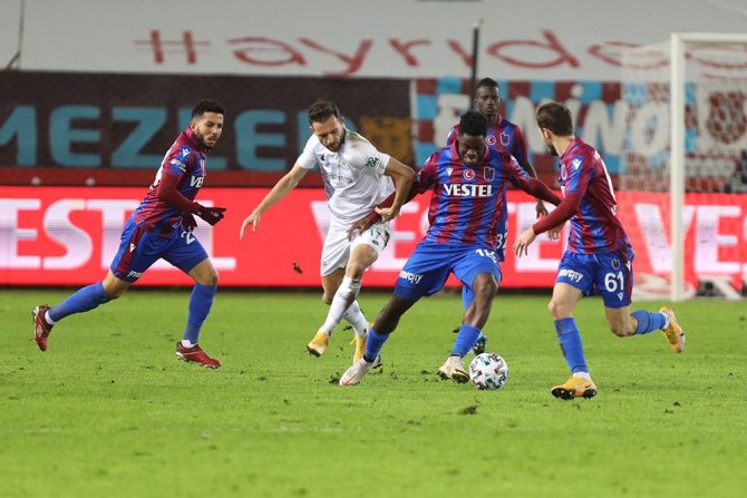 Süper Lig: Trabzonspor:1 - Konyaspor: 0 (İlk Yarı)