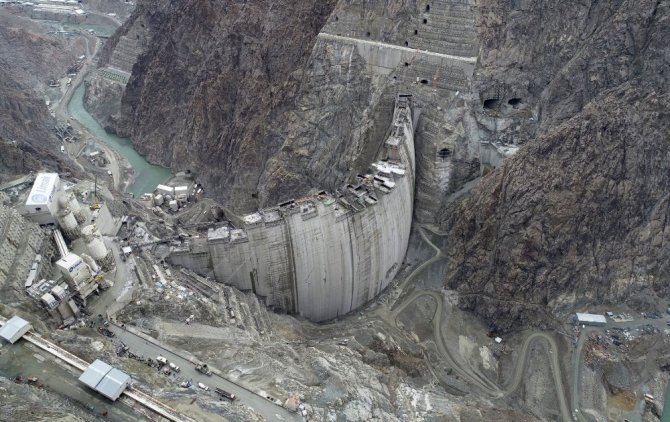 Yusufeli Barajı Gövde Beton Çalışmasında Son 4 Metreye Girildi
